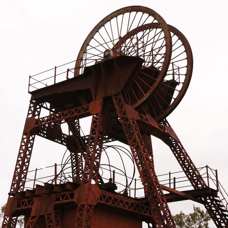 Mine winder headframe